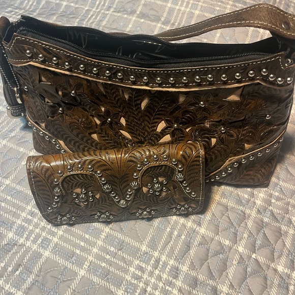 Elegant Brown Embossed Women's Bag Set - Picture 2 of 5